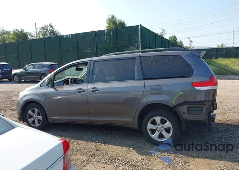 2013 Toyota Sienna Le V6 8 Passenger из США, поврежденный, VIN 5TDKK3DC7DS295982